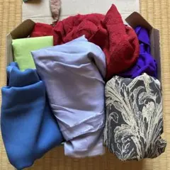 はぎれセット No13 赤 黄緑 紫 青 黒など 696g アンティーク布 古布