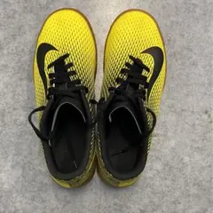 Nike フットサルシューズ ブラック/レッド - メルカリ