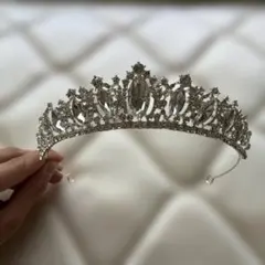クリスタル装飾 シルバー ティアラ