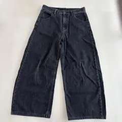 美品 UNIQLO ユニクロ バギーカーブジーンズ 25 黒