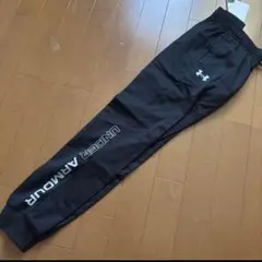 SALEアンダーアーマー裏起毛パンツ　150