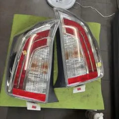 トヨタ プリウス60 テールゲートガーニッシュ 黒/赤　テールランプ トヨタ プリウス60 テールゲートガーニッシュ 黒/赤 テールランプ