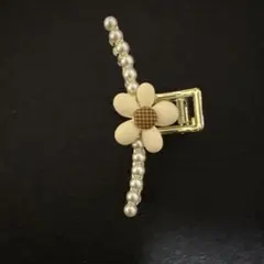 アイボリー花とパールのヘアクリップ