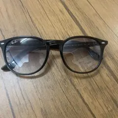 Ray-Ban RB4359-F 601/18 サングラスのサムネイル