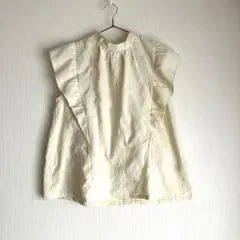 84 フリル付き クリーム色 ブラウス 刺繍