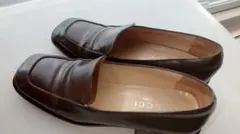 GUCCI ブラウンレザー ローファー