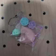 猫★カラフルな花と星のキーホルダー