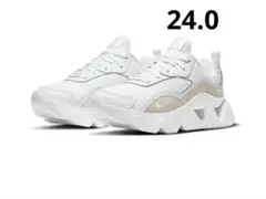 ナイキ　レディース　スニーカー　24 ホワイト