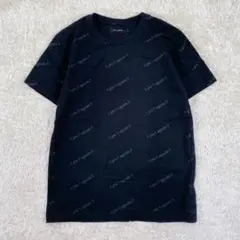 【美品】1piu1uguale3　ロゴ総柄クルーネックTシャツ　黒　Ⅴ　L相当のサムネイル