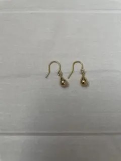 ゴールド滴型ピアス　フック式