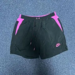 NIKE ショートパンツ ブラック ピンクのサムネイル