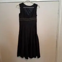 MICHEL KLEIN　ノースリーブワンピース 黒　ビーズ刺繍のサムネイル