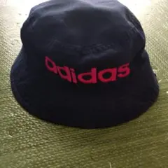 adidas バケットハット ネイビー ピンクのサムネイル