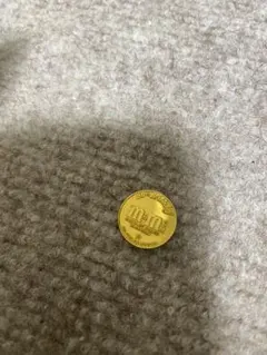 【希少】M&M's 記念金色 メダル（本体のみ・小傷あり）　純金 M&M's 純金コイン 50周年記念 - メルカリ