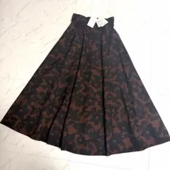 【新品タグ付き】2024✨️ノーブル アルチザン フラワー プリントフレアスカート