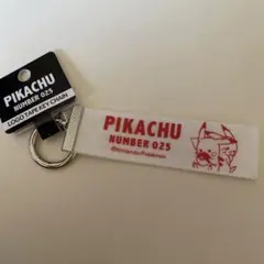 新品　ポケモン　ピカチュウ　キーホルダー