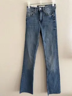 新品タグ付き　ZARA THE CONTOUR BOOTCUT デニムのサムネイル