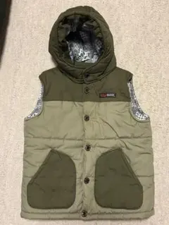 フード付きオリーブグリーン中綿ベスト