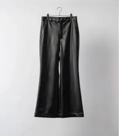 soerte レザーフレアパンツ　サイズ1のサムネイル