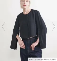 <AEWEN MATOPH>新品❗️ボタンスリットスリーブ クルーネックブラウスのサムネイル