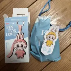 【P】　ラブブ　ぬいぐるみ　イニシャル　PIN FOR LOVE 正規品
