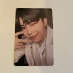 ゼベワン ZB1 トレカ ICONIK タワレコ 白衣装 ゴヌク