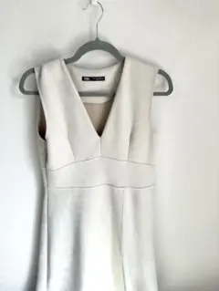 ZARA ホワイト Vネック ジャンパースカート