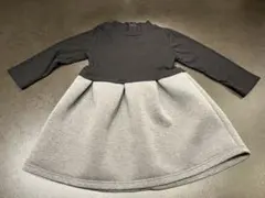 黒とグレーの長袖ワンピース