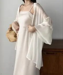 Louere パフスリーブシアーノーカラーシャツ　アイボリー　Mサイズ