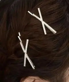 クリスタル付き　クロスデザイン ヘアピン 2個セット