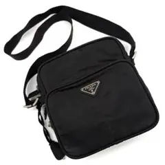 【良品！✨】プラダ PRADA ショルダーバッグ カメラバッグ チャーム 黒