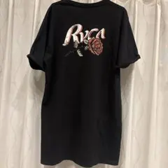 RVCA Tシャツ ブラック ローズプリント　ワンピのサムネイル