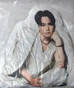 三代目JSOULBROTHERS ØMI NAOTO ダイカットクッション - メルカリ