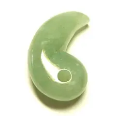 健康・長寿・魔除の効果！魅惑の緑色が綺麗な 高級ミャンマー産翡翠ミニ勾玉