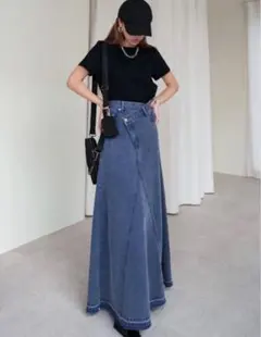 完売品　glam lips パウダーブリーチ フレア SKIRTのサムネイル
