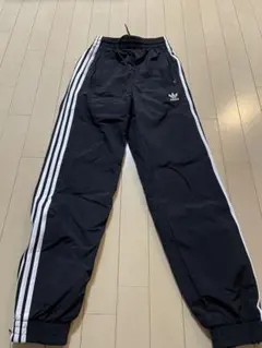 adidas ブラック ストライプ ジャージパンツ 黒色　2XS 美品