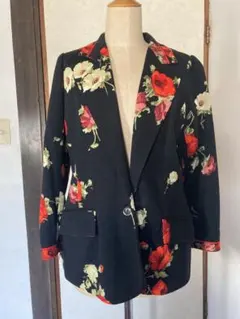 白 テーラードジャケット