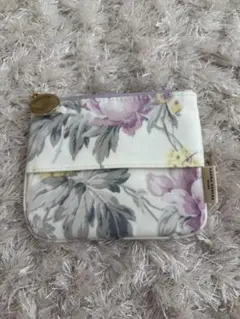 LAURA ASHLEY 花柄 フラットポーチのサムネイル