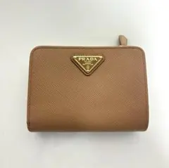 定価132000円　プラダ 二つ折り財布 サフィアーノ トライアングルロゴ