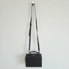スクエア型 2WAY ショルダーバッグ ブラックのサムネイル