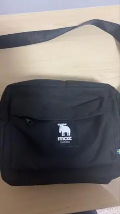 moz ブラック ショルダーバッグのサムネイル