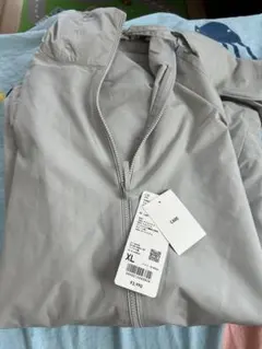 ユニクロ　ポケッタブル　UVカット　パーカ　XL 新品未使用