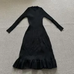ブラックリブ編みロングニットワンピース