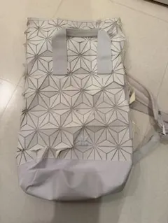 幾何学模様のバックパック　adidas アディダス