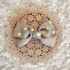 グレーのドットリボンヘアゴム