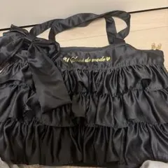フリル付きブラックトートバッグ