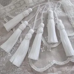 ハンドメイド　タッセル　ひも付　白　6本　LW6