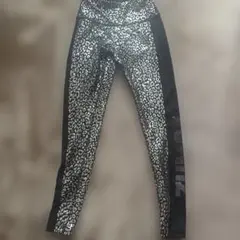 ZUMBA ヒョウ柄 フィットネスレギンスのサムネイル