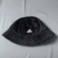adidas フェイクファーハット 刺繍ロゴ ユニセックス