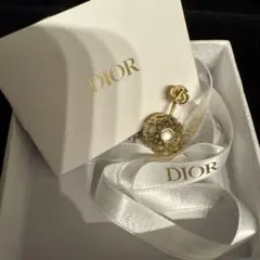 DIOR ゴールドピアス